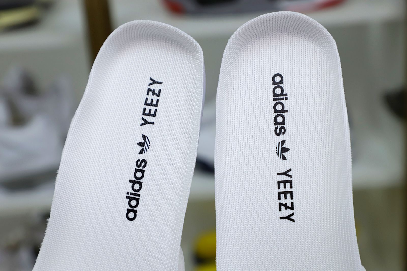 YEEZY BOOST 350 V2 'STATIC REFLECTIVE' - finekick.vip