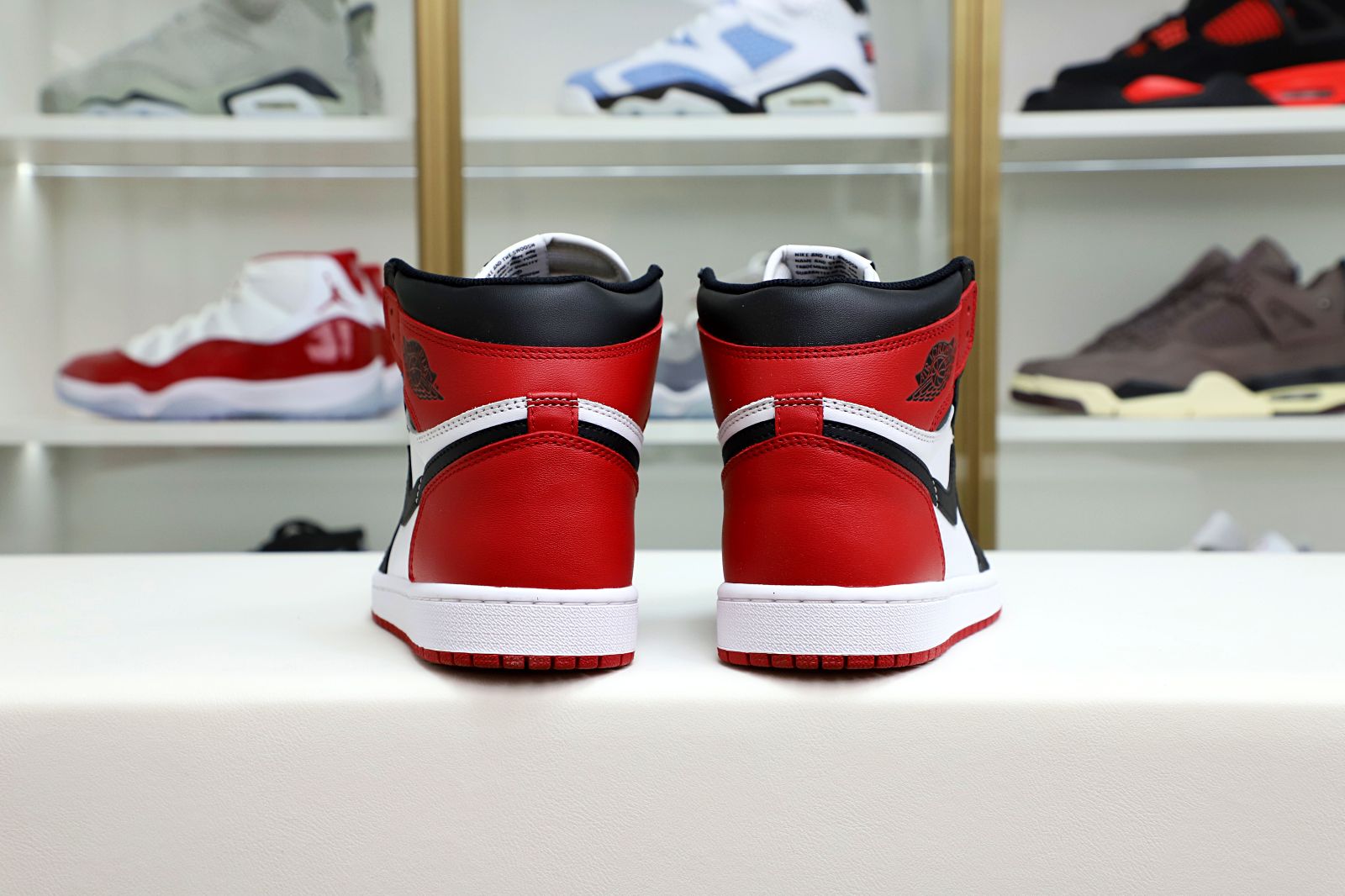 Air Jordan 1 Retro Black Toe (2016) - finekick.vip