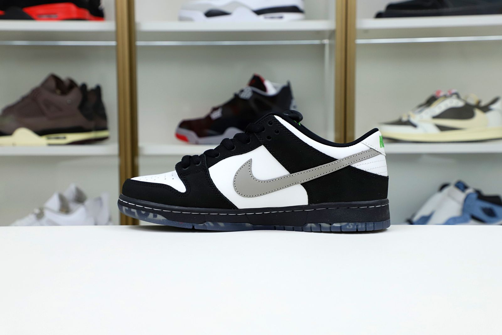 NIKE SB DUNK LOW STAPLE PANDA PIGEON (REGULAR BOX) - finekick.vip