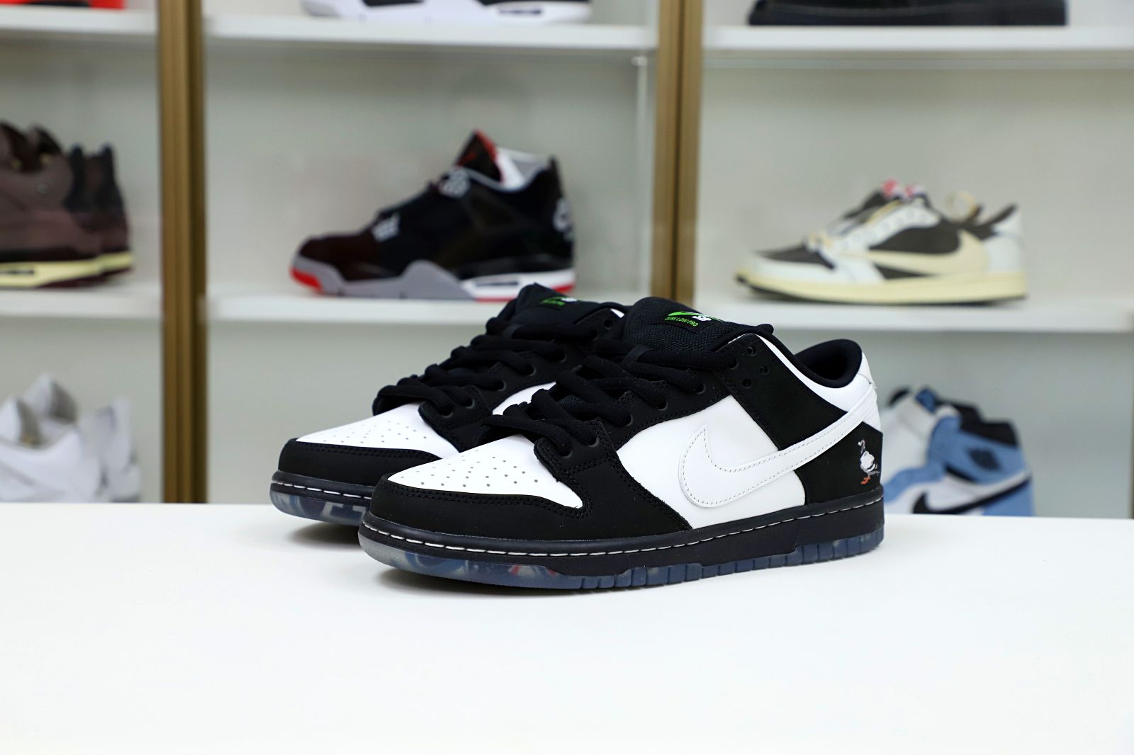 NIKE SB DUNK LOW STAPLE PANDA PIGEON (REGULAR BOX) - finekick.vip
