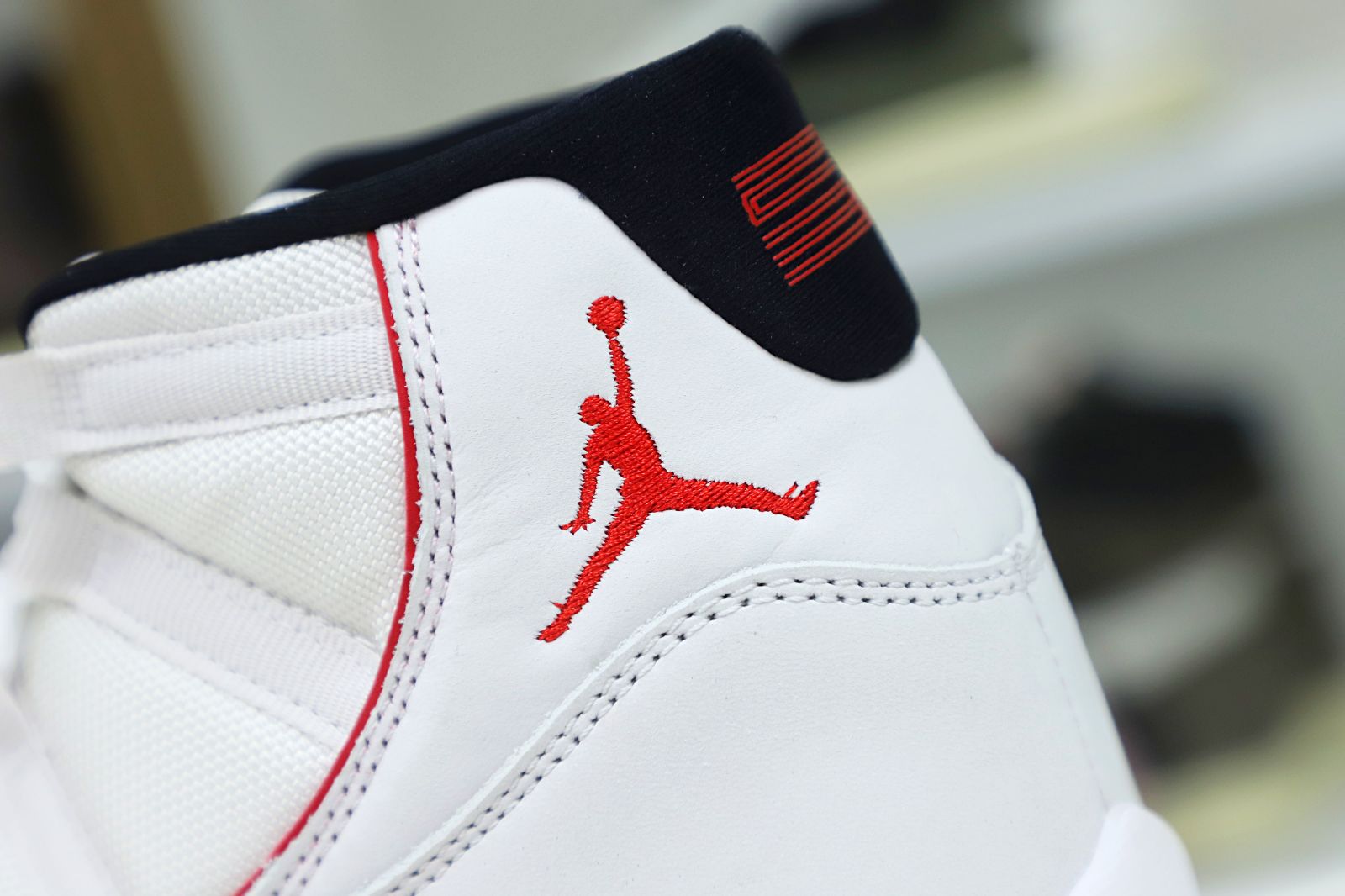 AIR JORDAN 11 XI RETRO PLATINUM TINT - finekick.vip