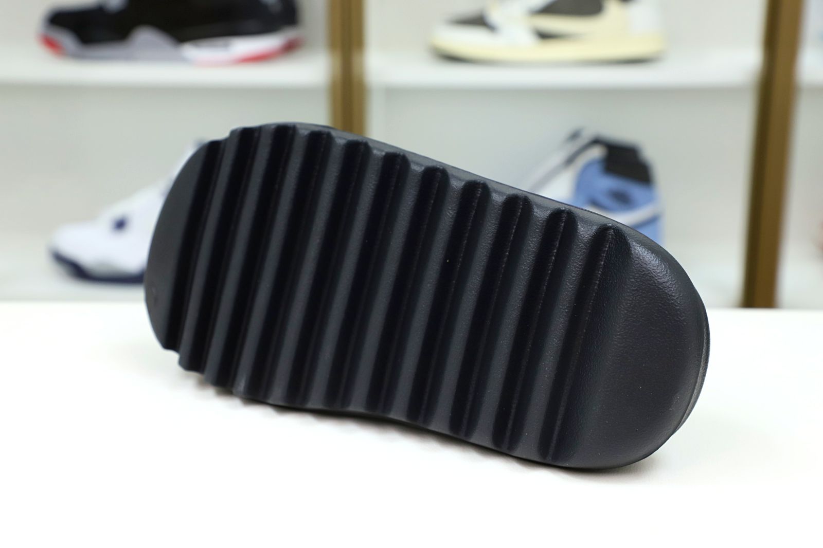 YEEZY SLIDE ONYX - finekick.vip