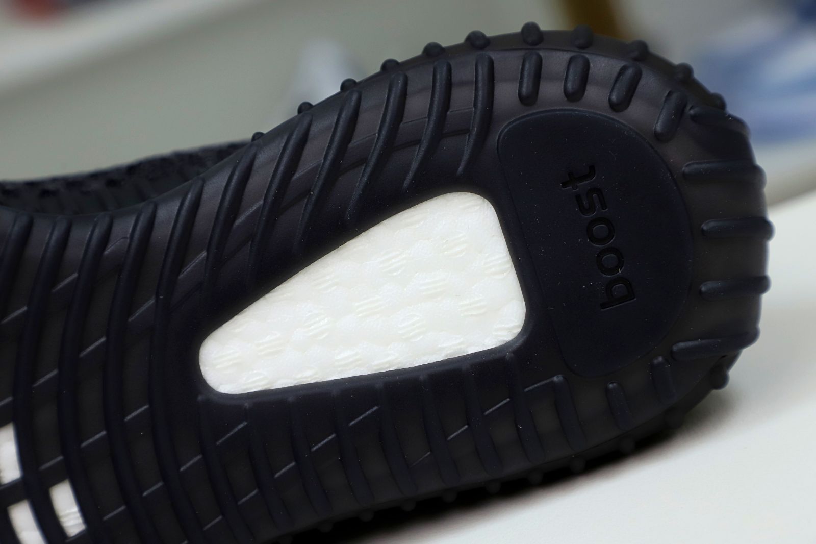YEEZY BOOST 350 V2 'BLACK REFLECTIVE' - finekick.vip