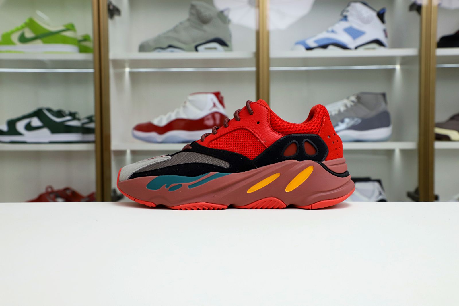 YEEZY BOOST 700 HI-RES RED HQ6979 - finekick.vip