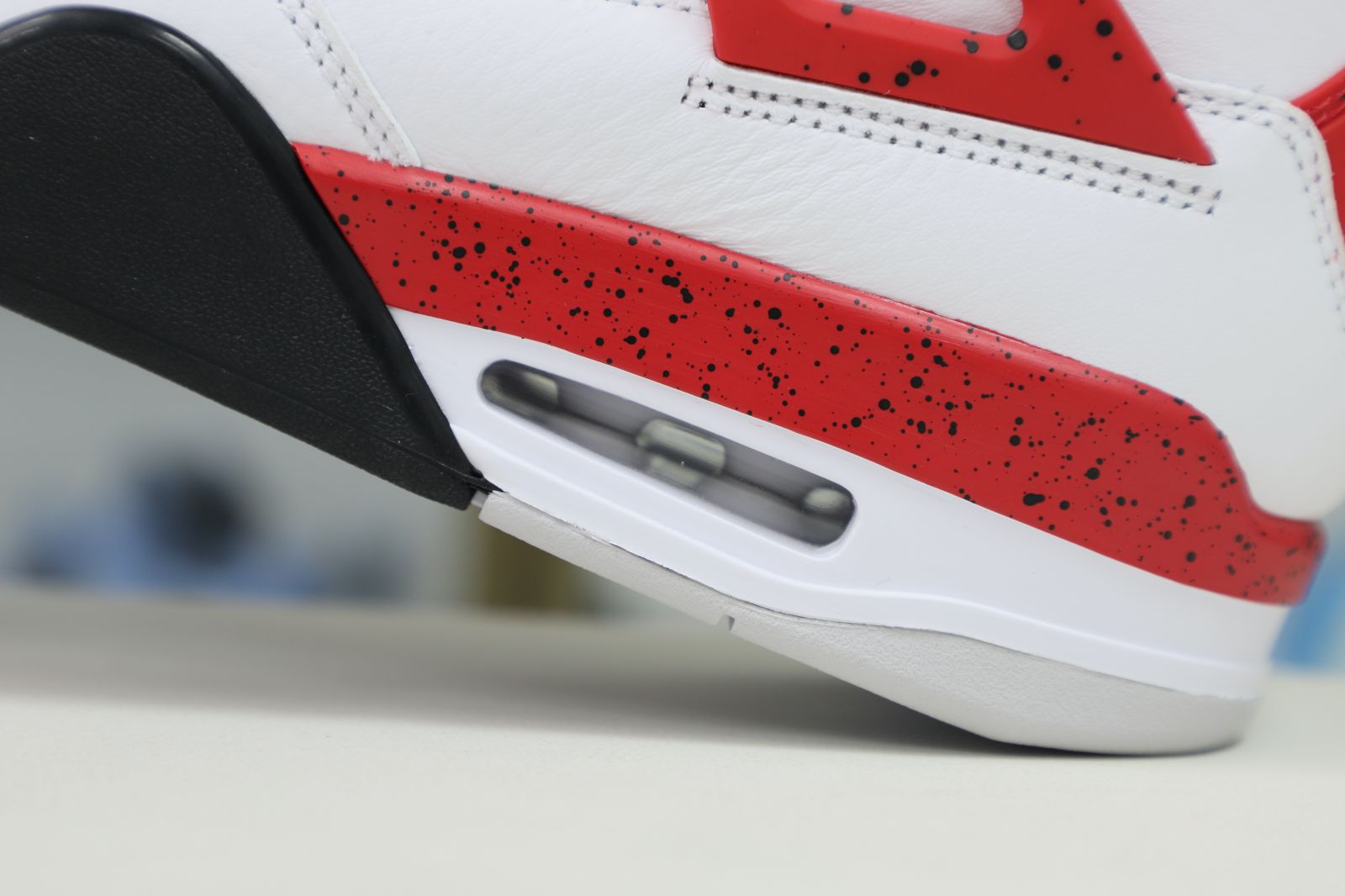 Air Jordan 4