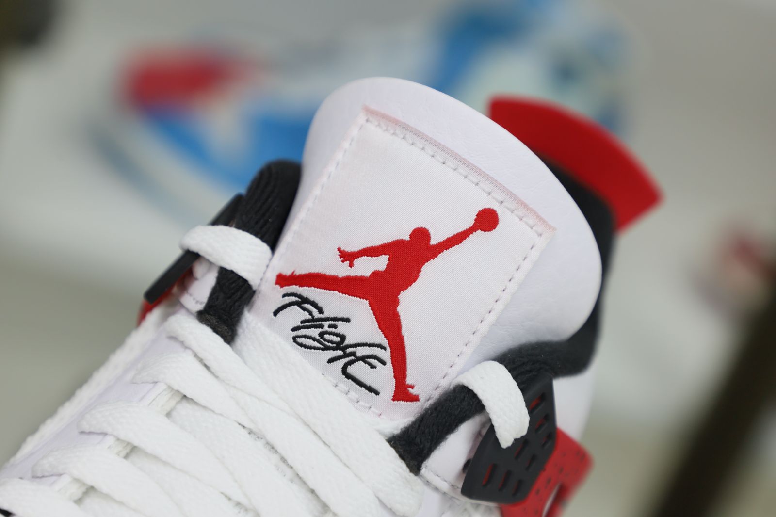 Air Jordan 4