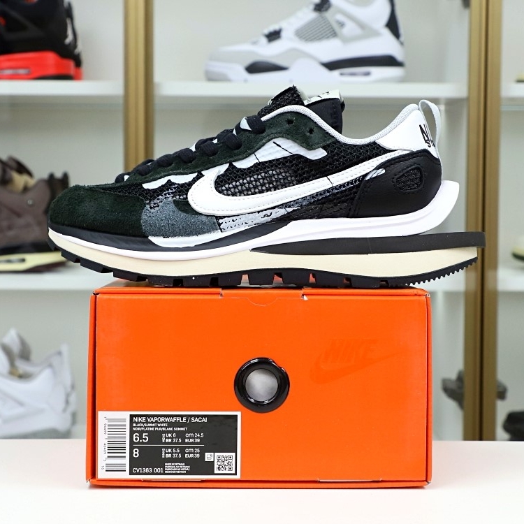 SACAI X VAPORWAFFLE 'BLACK WHITE' - finekick.vip