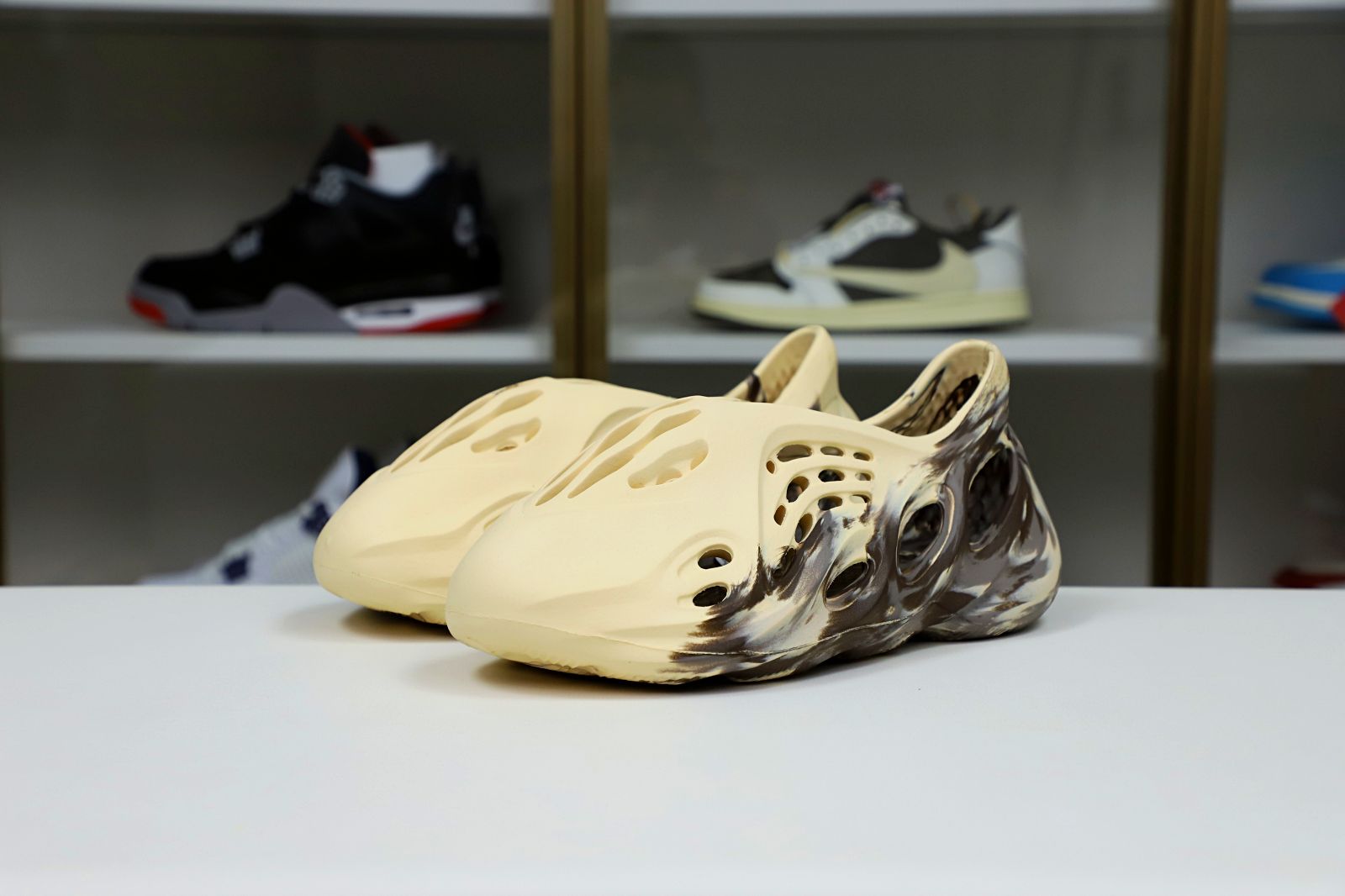YEEZY FOAM RUNNER 'MX CREAM CLAY' - finekick.vip