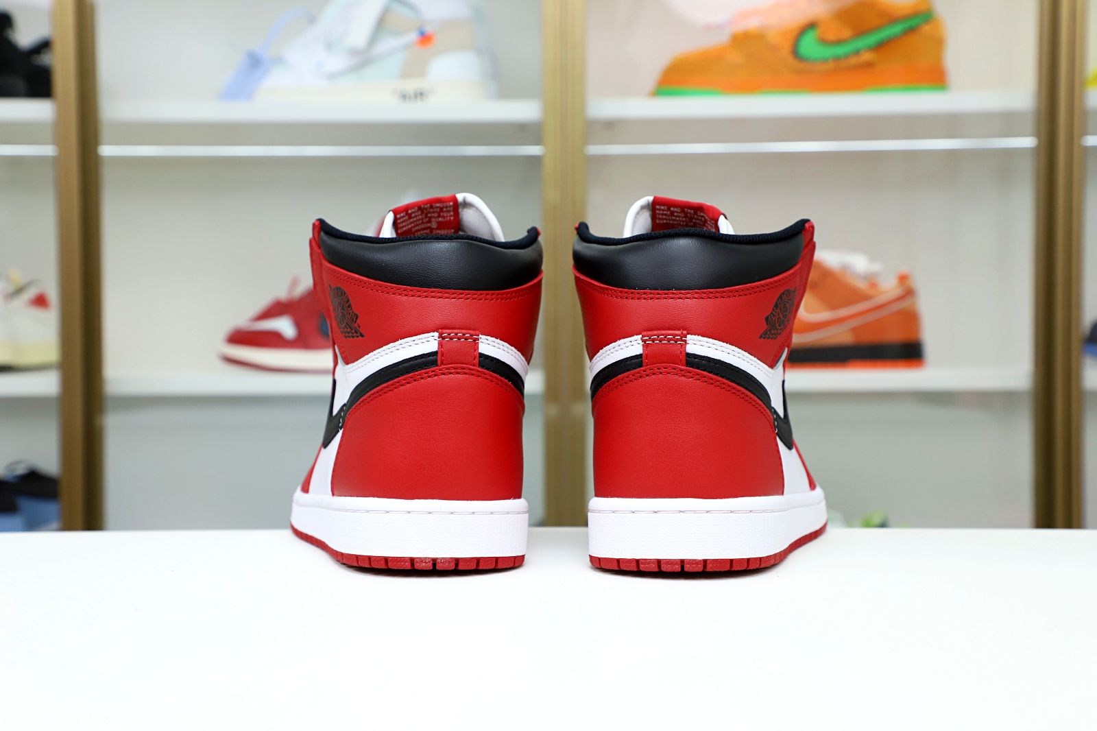 AIR JORDAN 1 RETRO HIGH OG 'CHICAGO' 2015 - finekick.vip