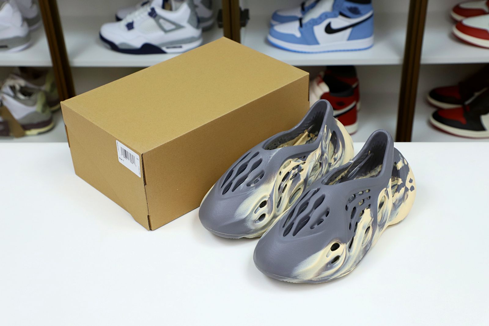 YEEZY FOAM RUNNER 'MXT MOON GREY' - finekick.vip