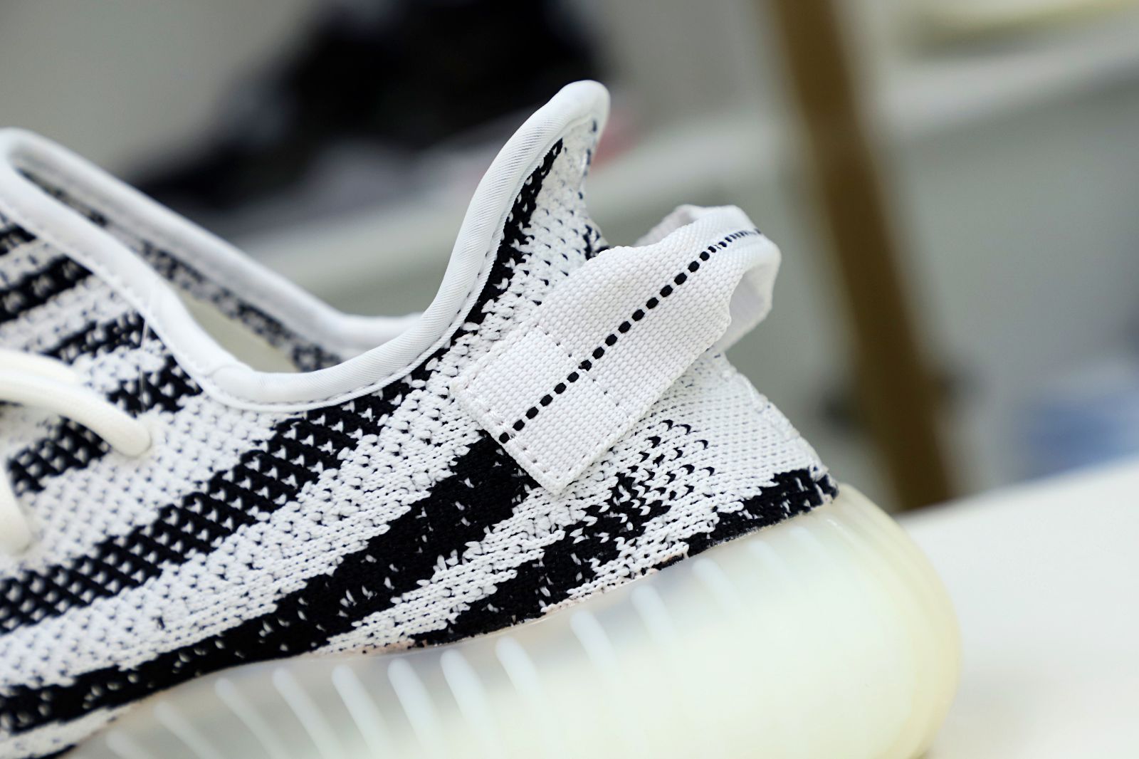 YEEZY BOOST 350 V2 'ZEBRA' - finekick.vip