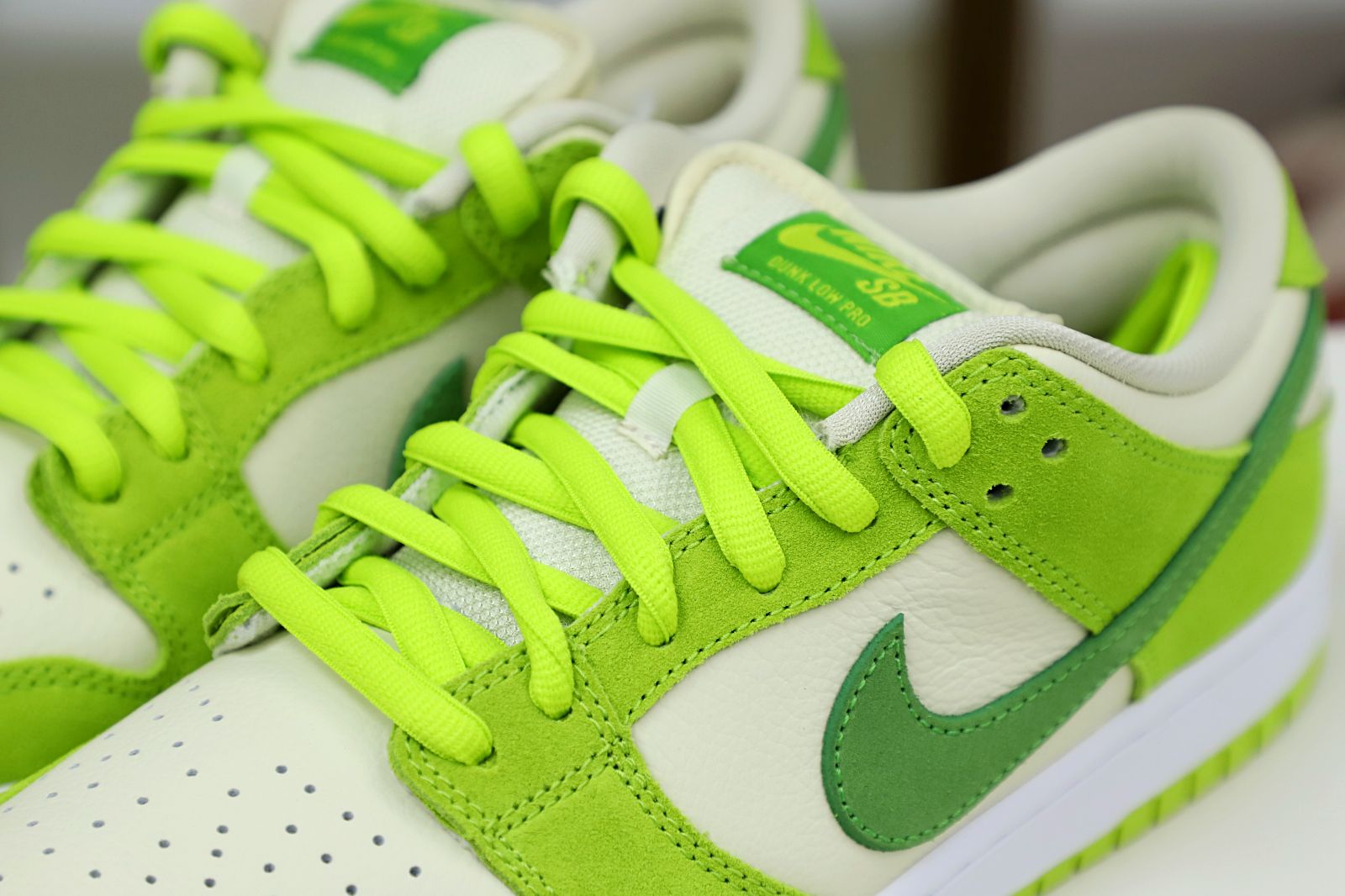 NIKE SB DUNK LOW GREEN APPLE 2022 - finekick.vip