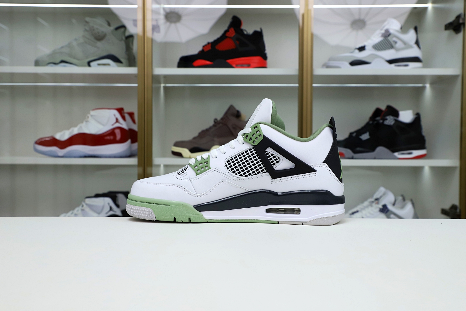 AIR JORDAN 4