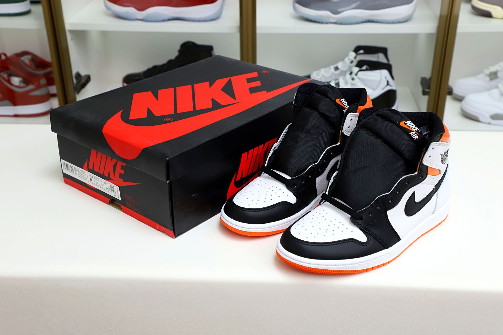 Air Jordan 1 Retro High OG Electro Orange' - finekick.vip