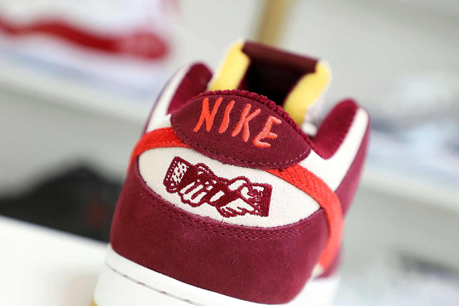 Nike Dunk SB Low Skate Like a Girl - finekick.vip
