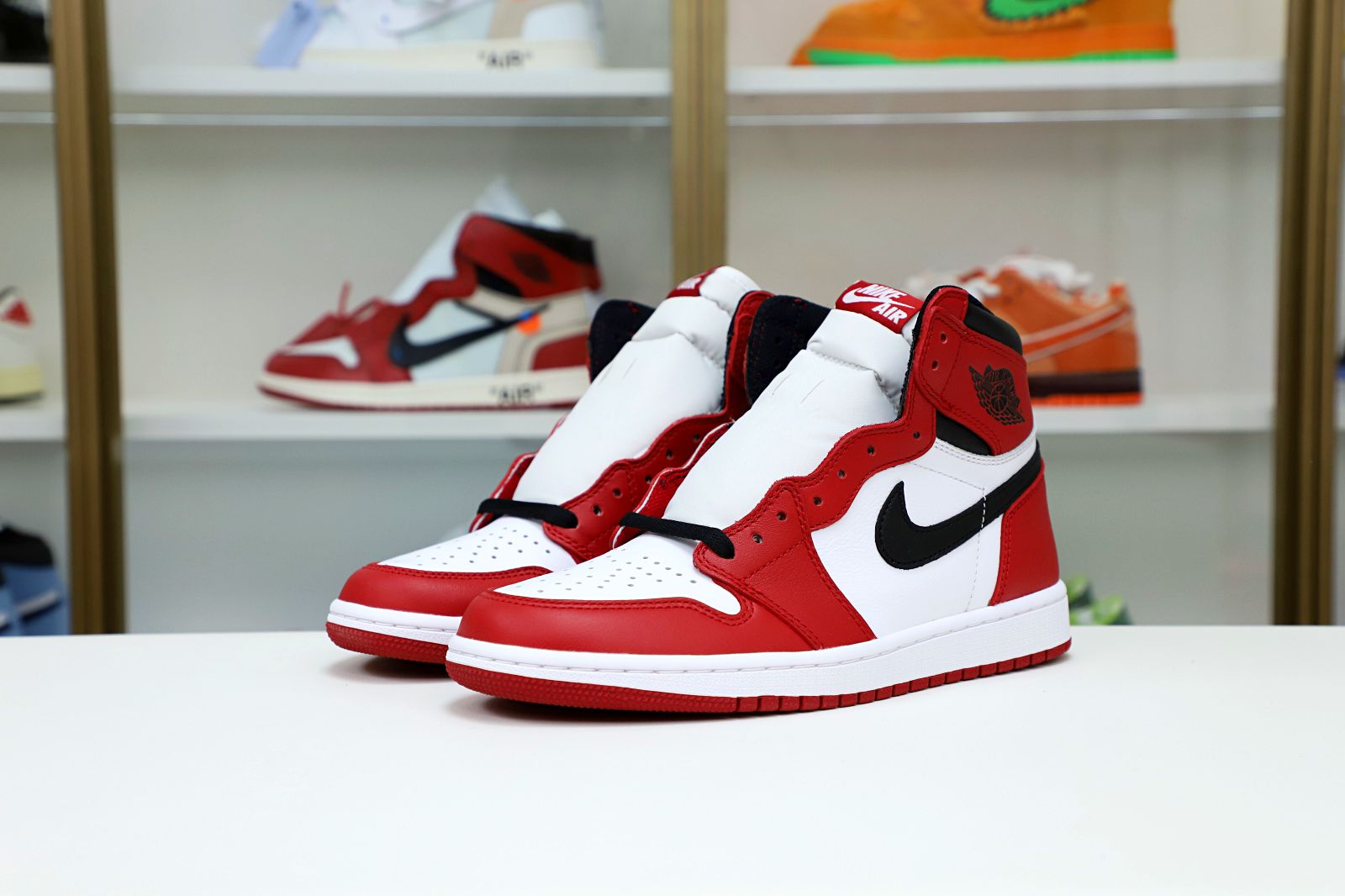 AIR JORDAN 1 RETRO HIGH OG 'CHICAGO' 2015 - finekick.vip