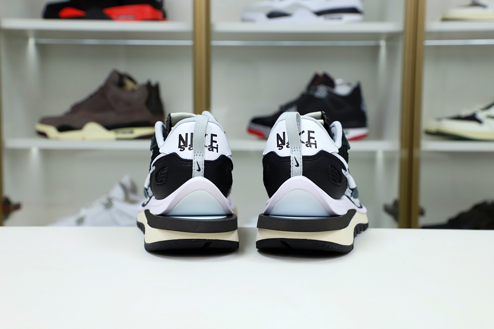 SACAI X VAPORWAFFLE 'BLACK WHITE' - finekick.vip