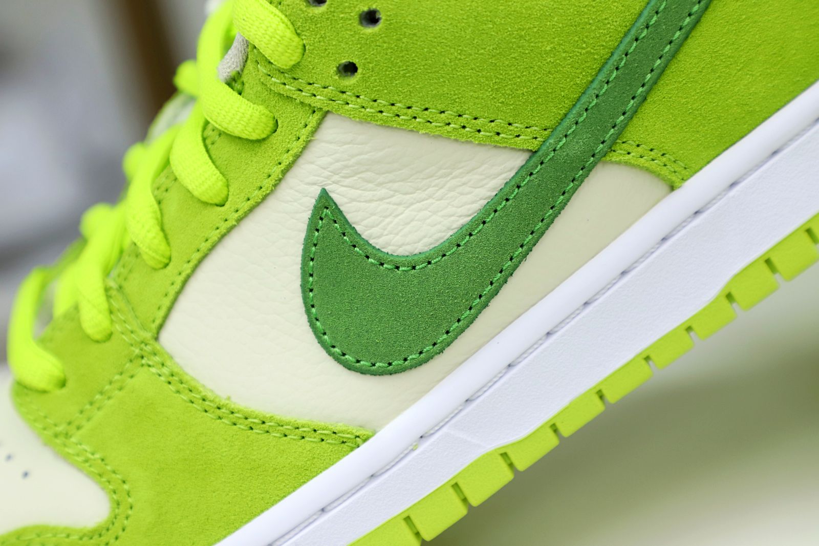 NIKE SB DUNK LOW GREEN APPLE 2022 - finekick.vip