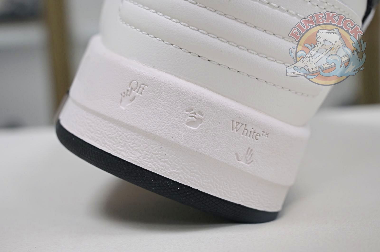 OFF-WHITE Ous Of Office - finekick.vip