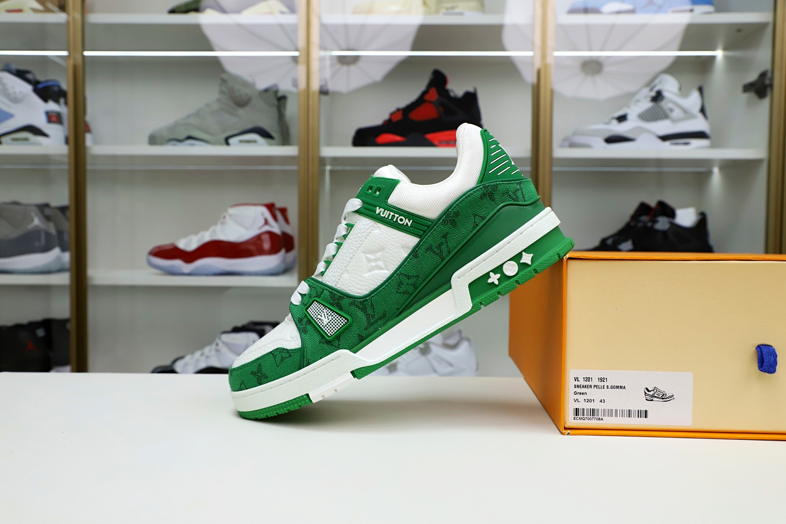 L/V  Trainer - finekick.vip