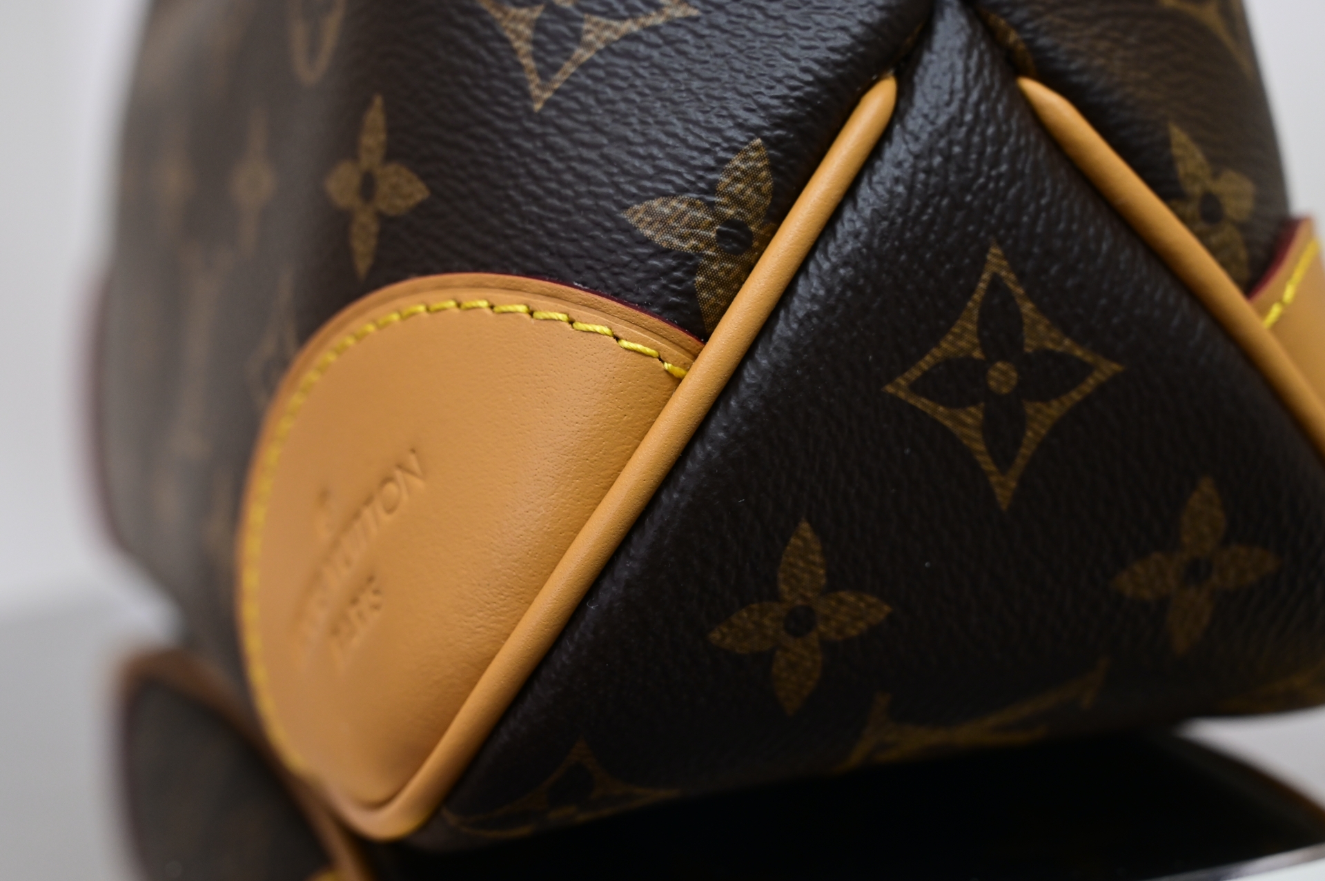 LOUIS VUITTON - finekick.vip