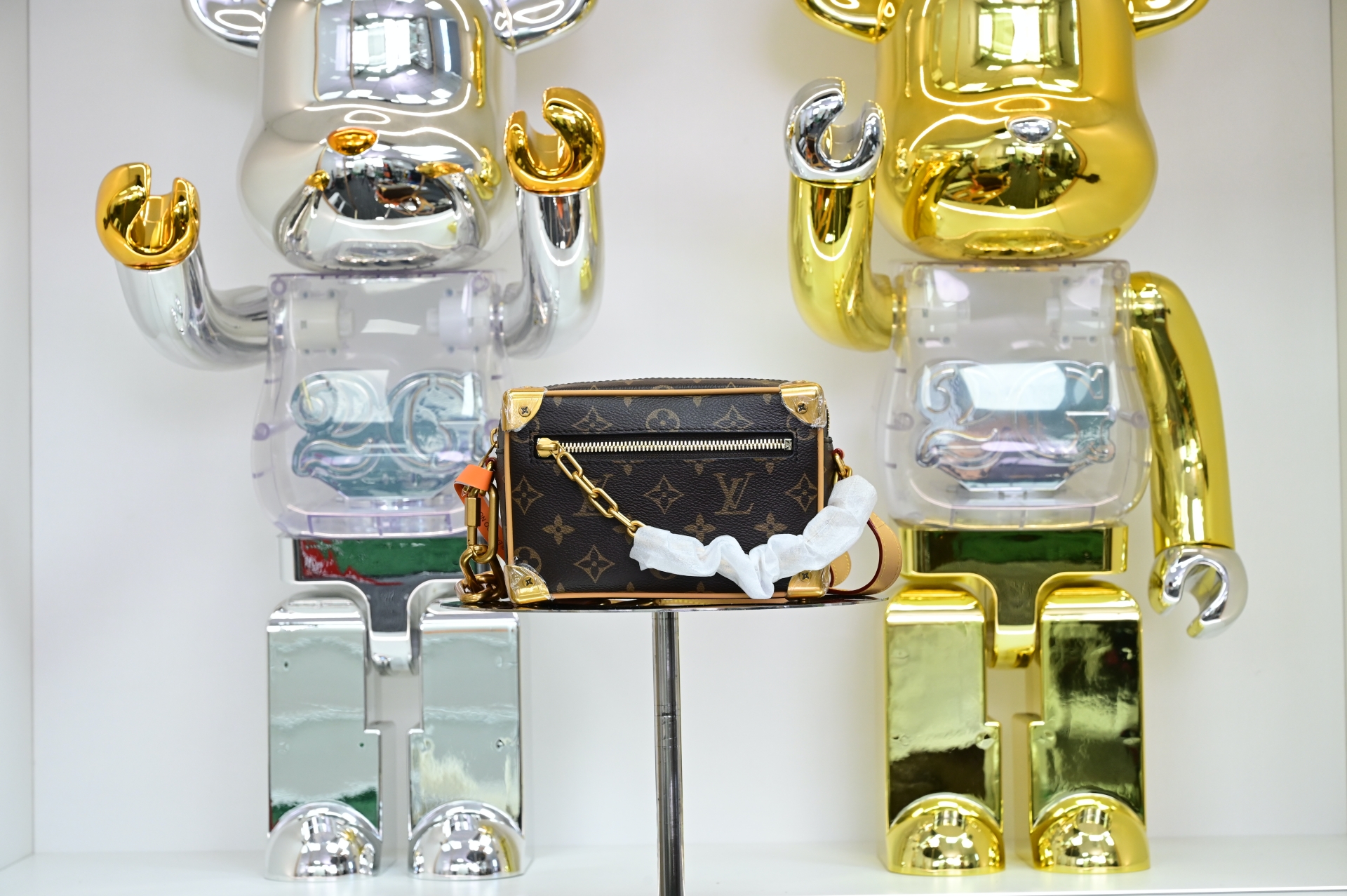 LOUIS VUITTON - finekick.vip