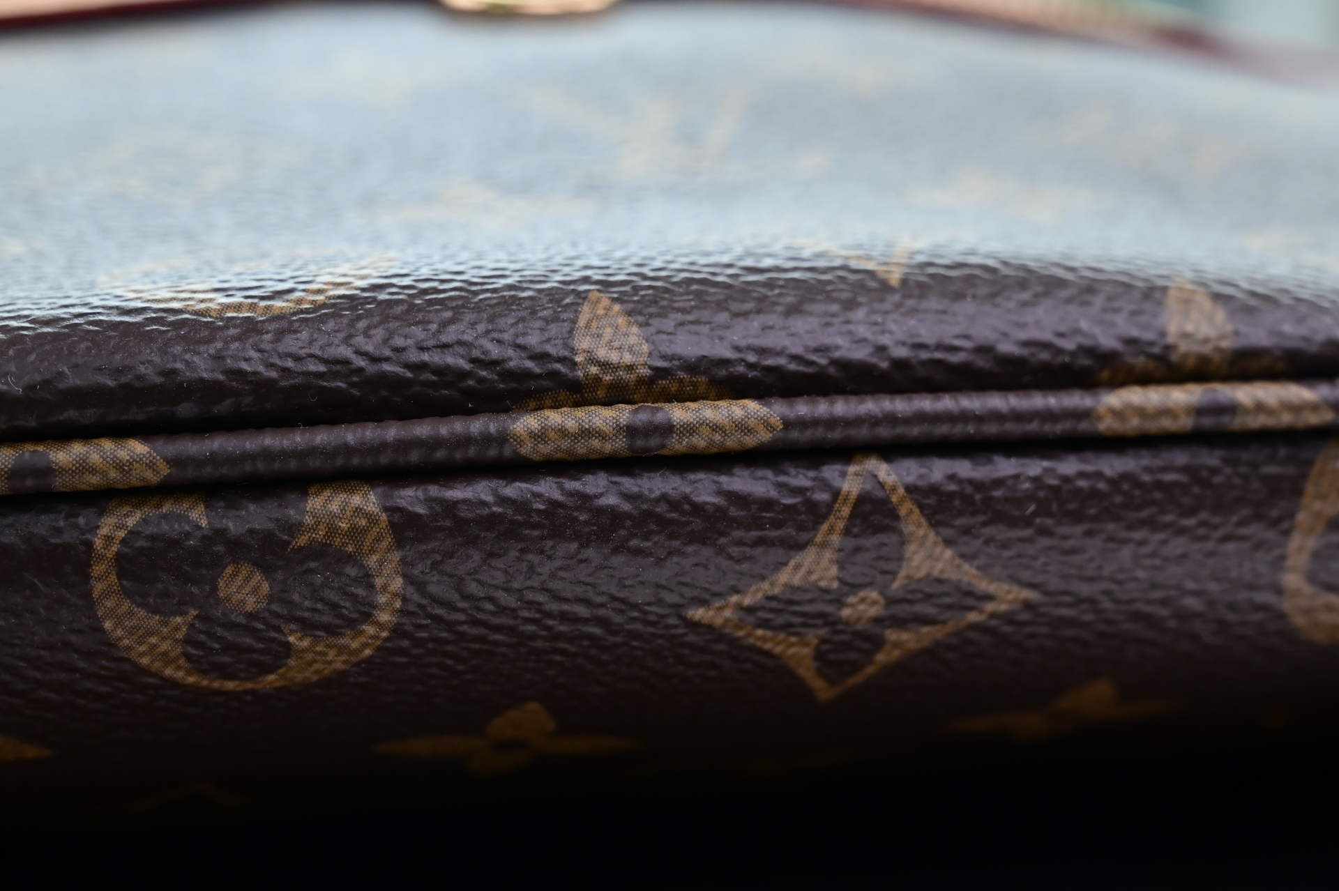 LOUIS VUITTON - finekick.vip