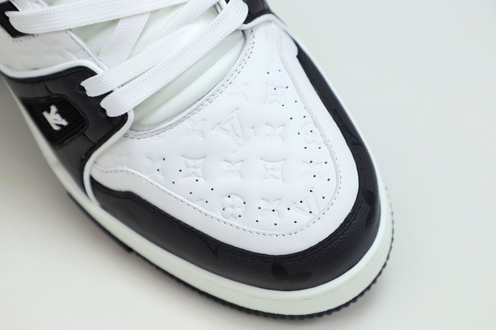 L/V  Trainer - finekick.vip