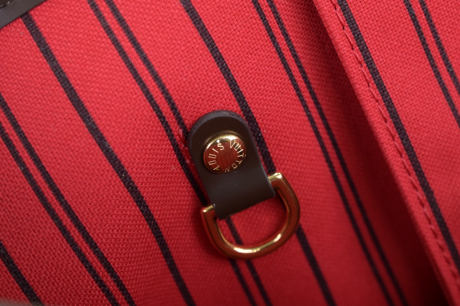 LOUIS VUITTON - finekick.vip