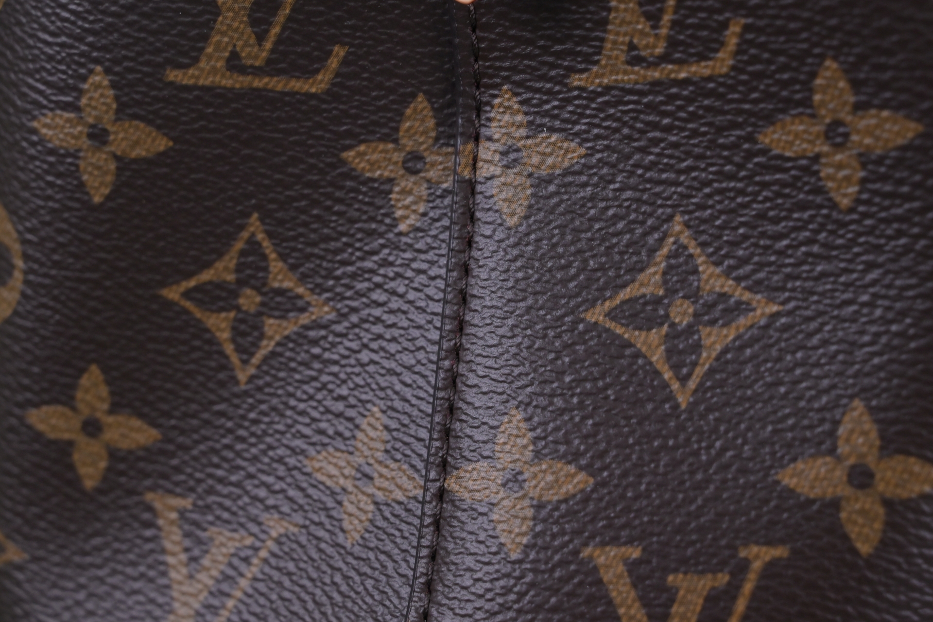 LOUIS VUITTON - finekick.vip
