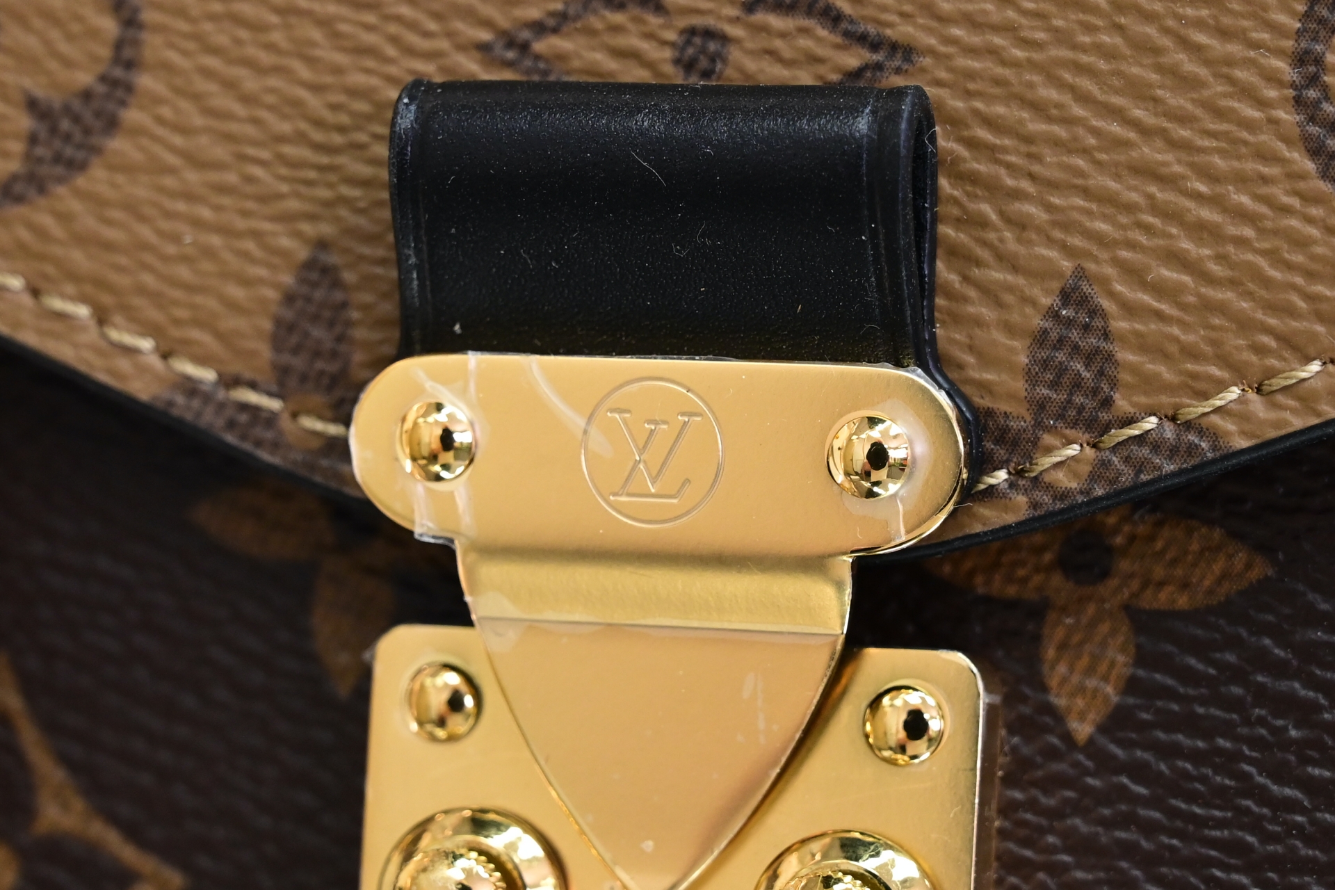 LOUIS VUITTON - finekick.vip
