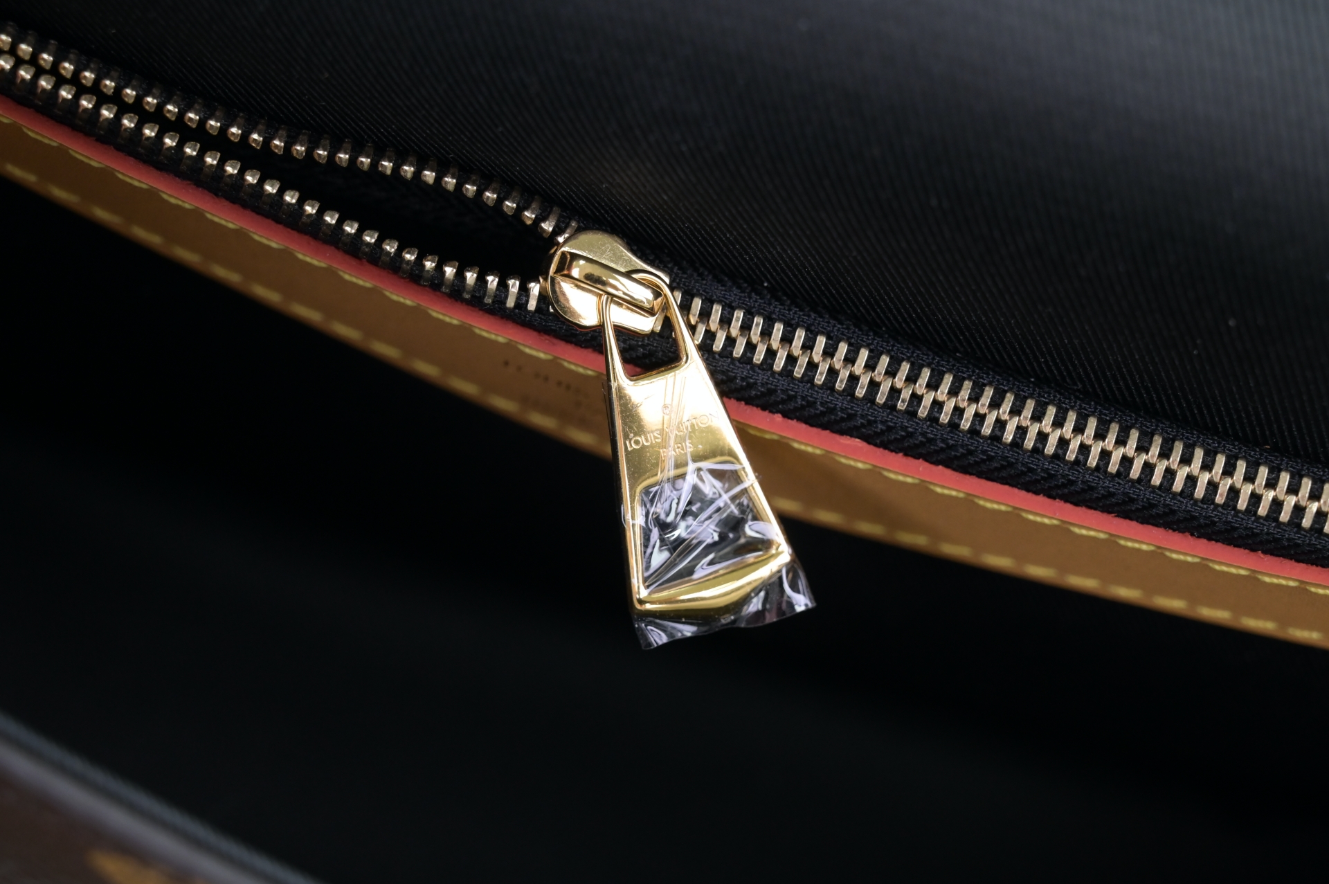 LOUIS VUITTON - finekick.vip