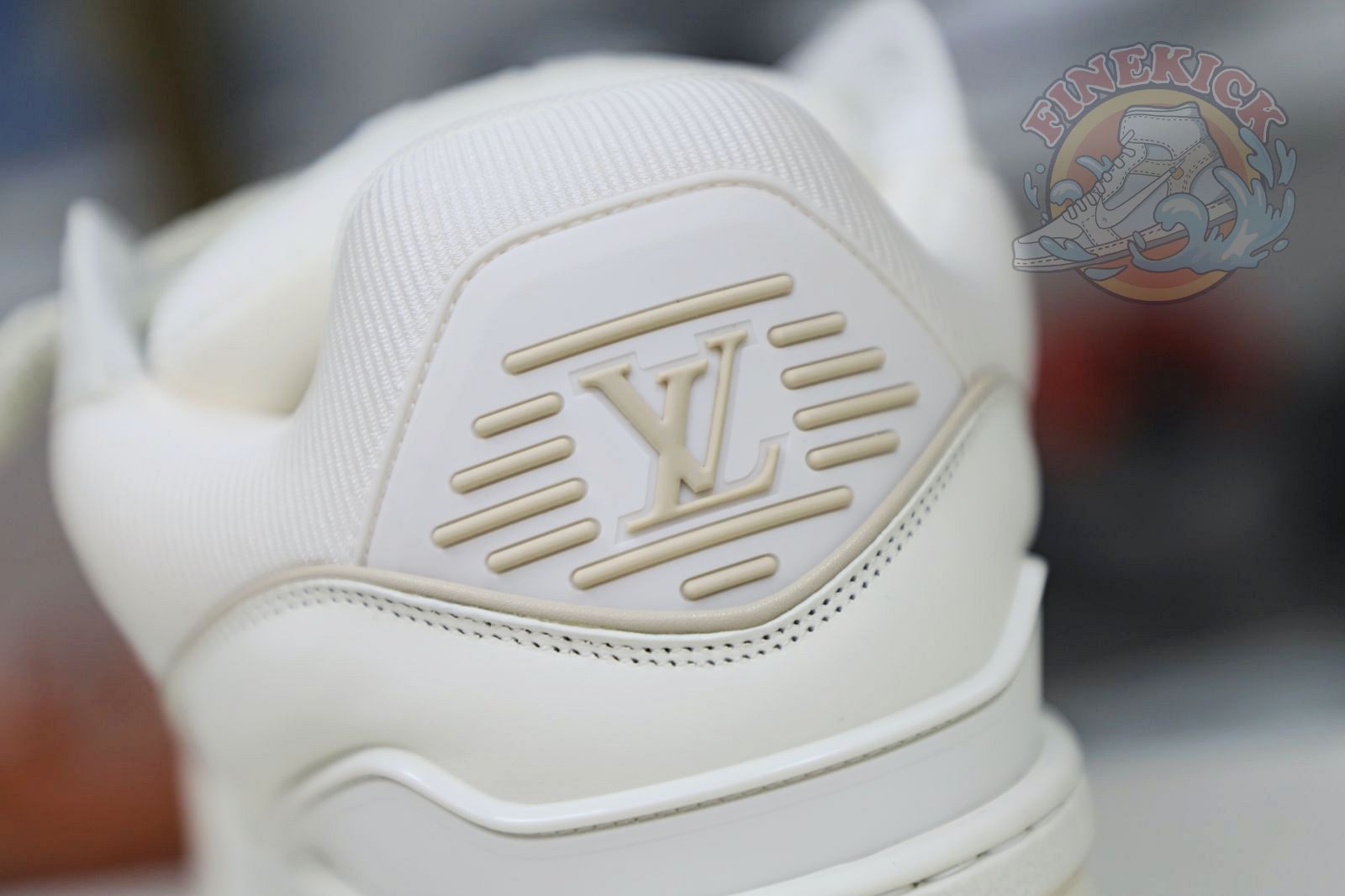 L/V  Trainer - finekick.vip