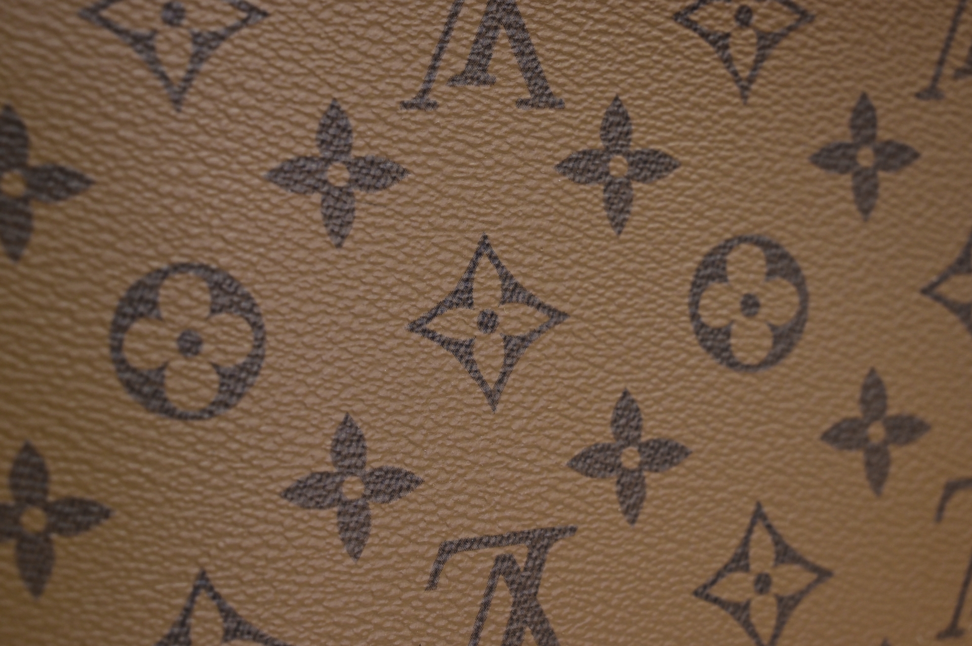 LOUIS VUITTON - finekick.vip