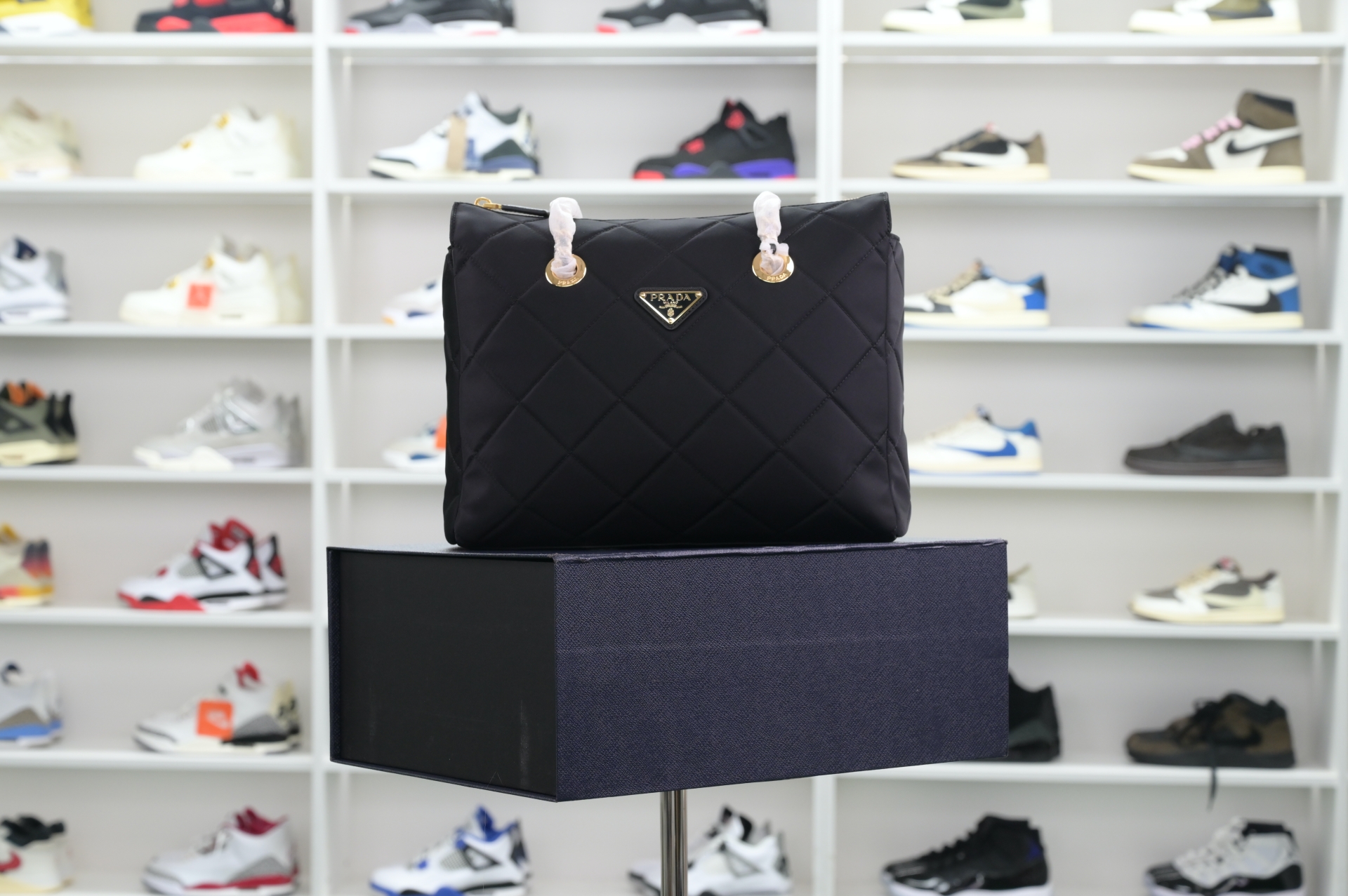 PRADA - finekick.vip