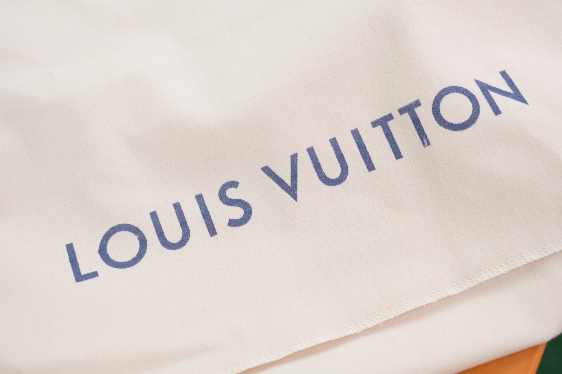 LOUIS VUITTON - finekick.vip