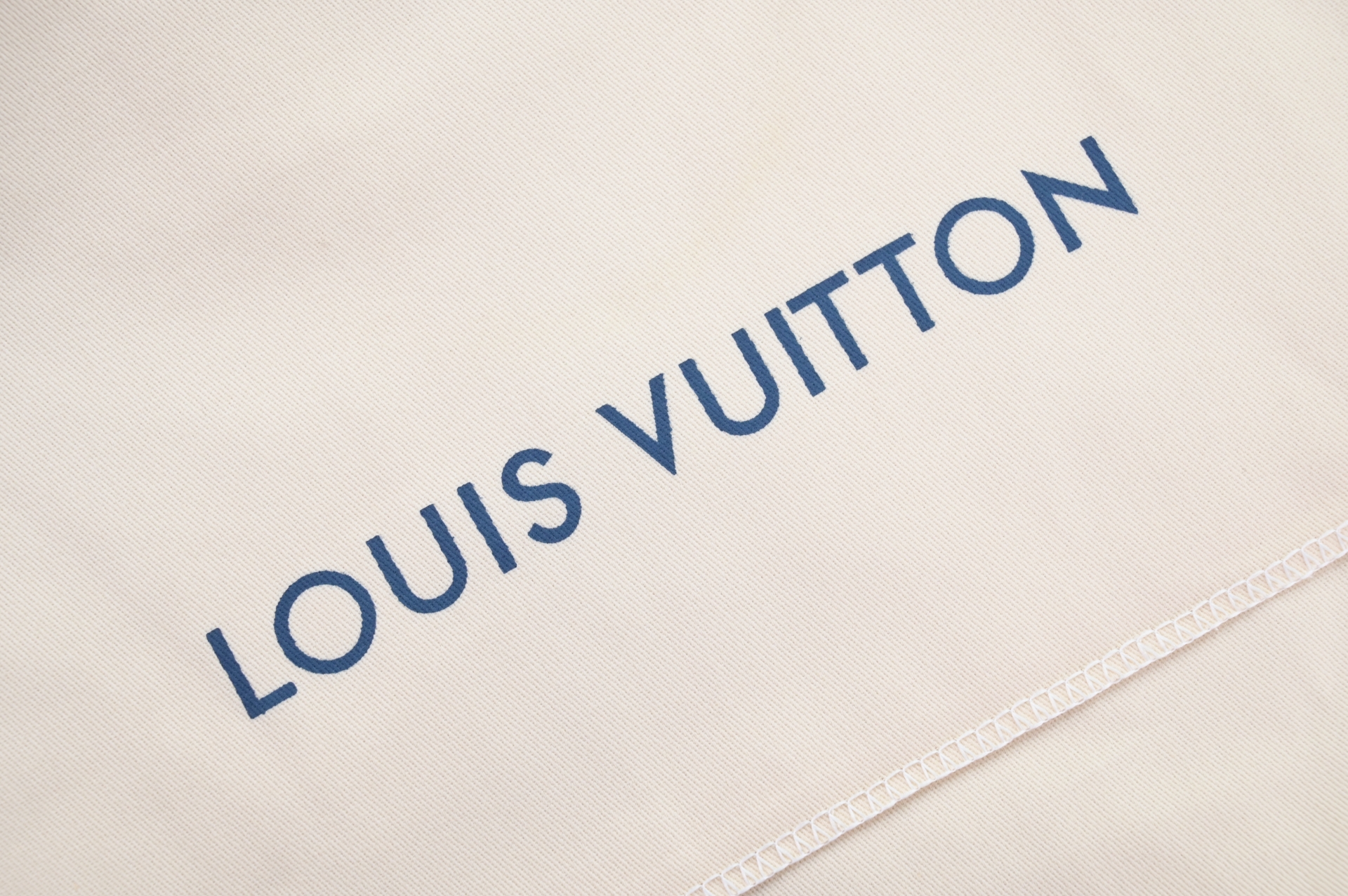 LOUIS VUITTON - finekick.vip
