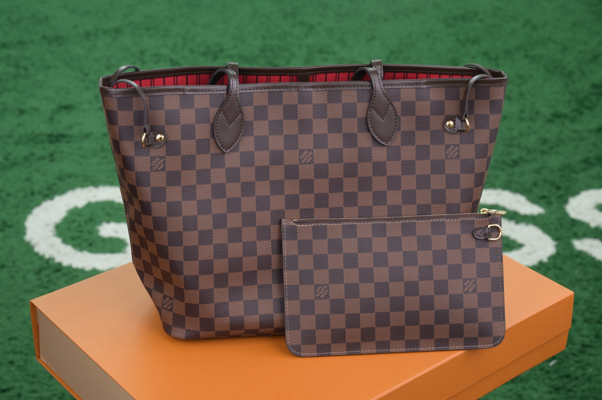 LOUIS VUITTON - finekick.vip