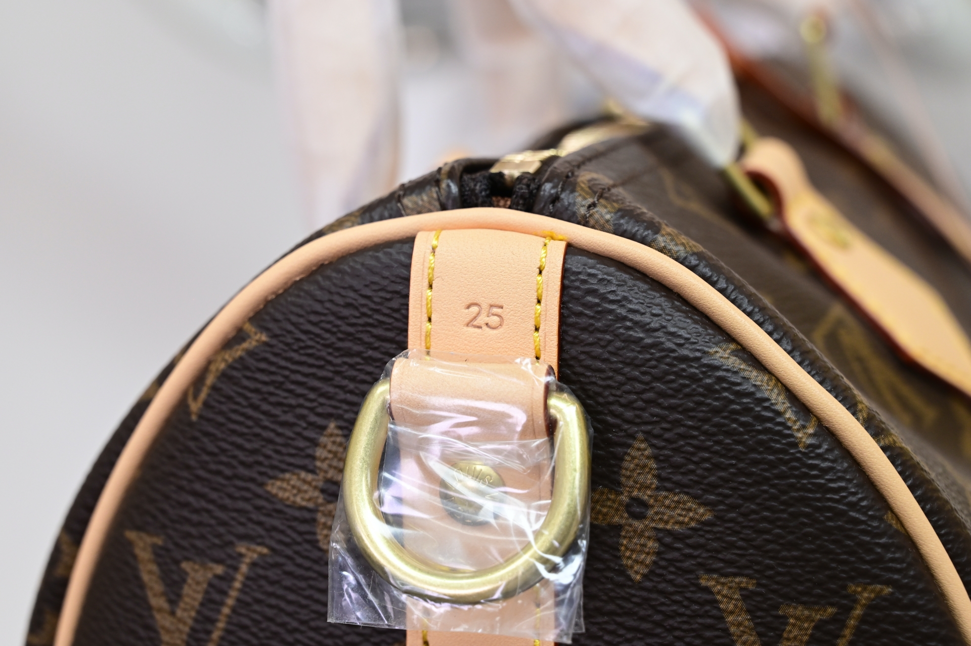 LOUIS VUITTON - finekick.vip