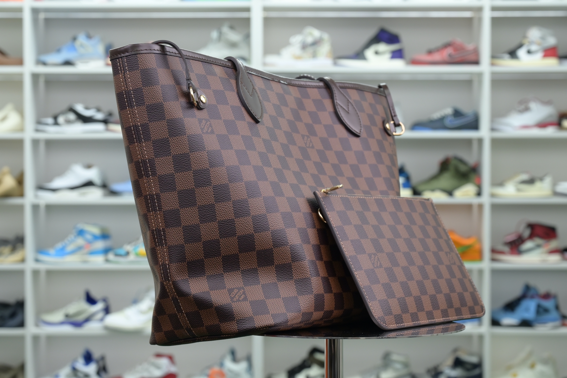 LOUIS VUITTON - finekick.vip