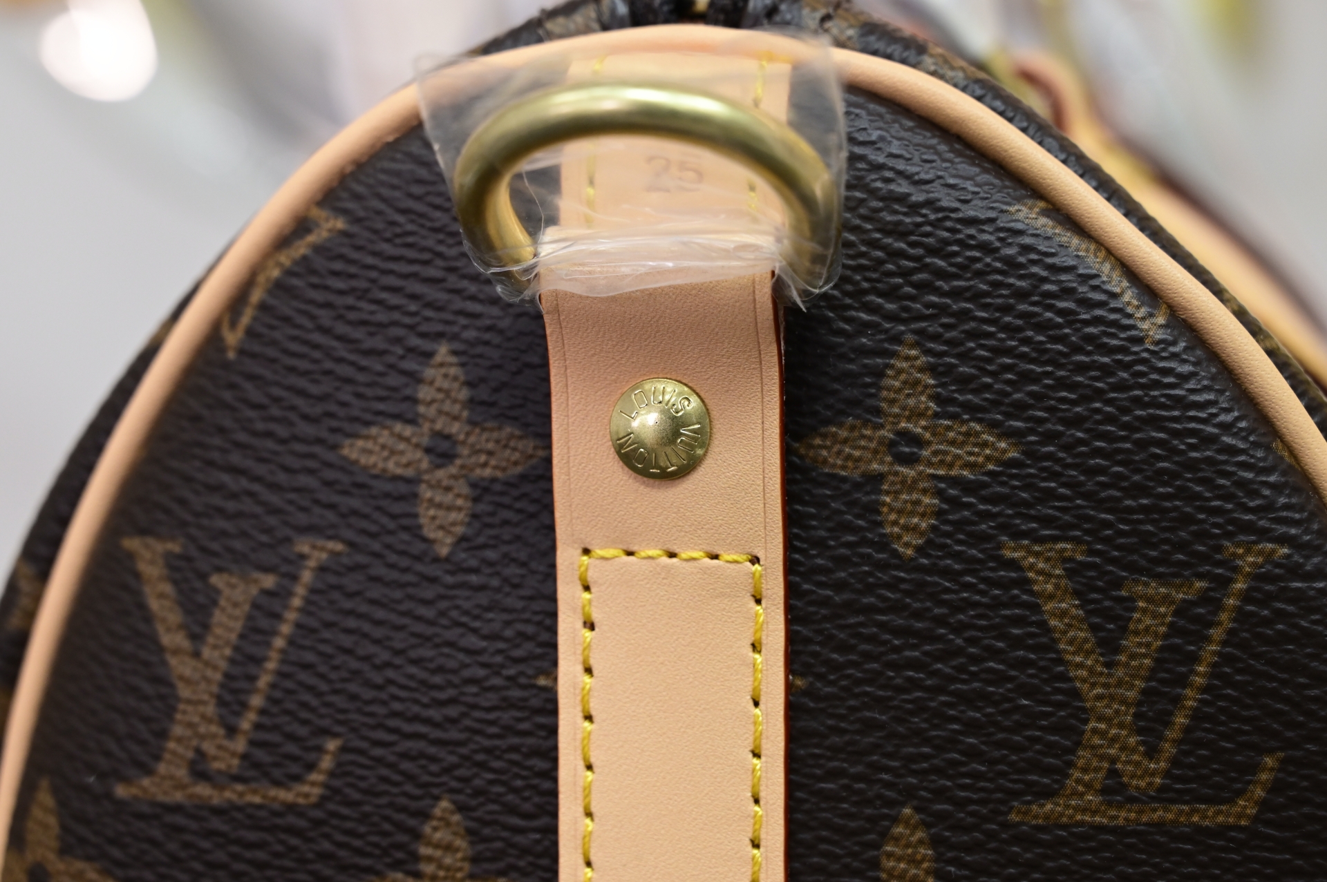 LOUIS VUITTON - finekick.vip