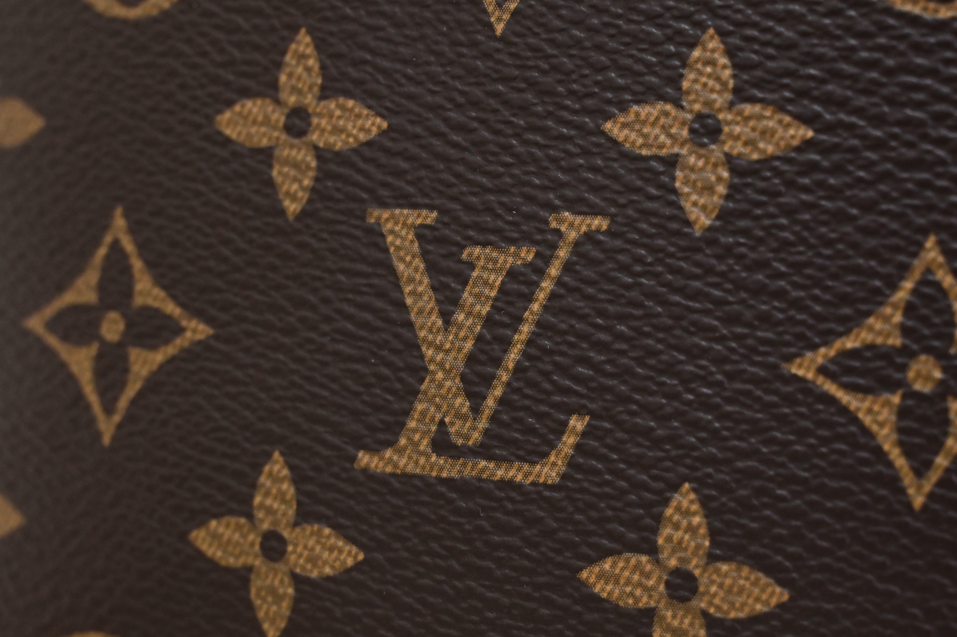 LOUIS VUITTON - finekick.vip