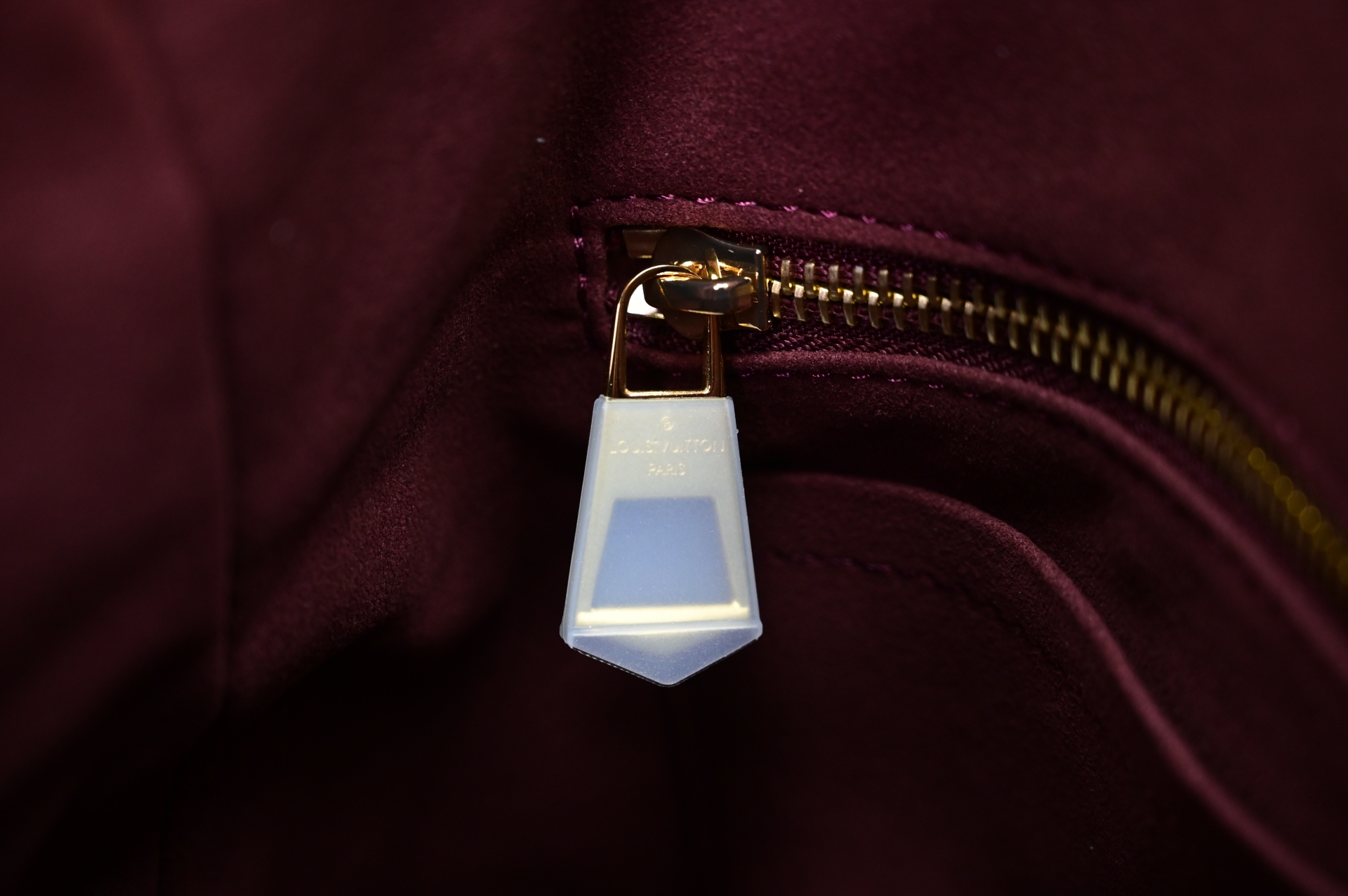 LOUIS VUITTON - finekick.vip