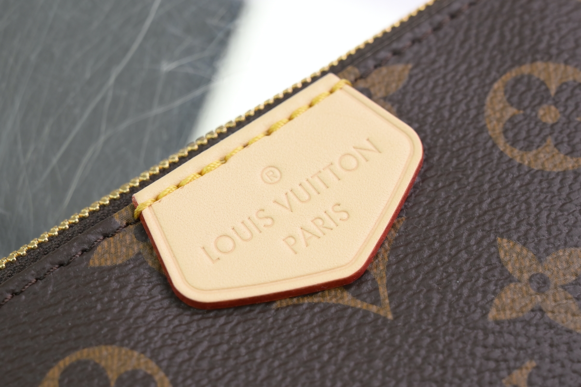 LOUIS VUITTON - finekick.vip
