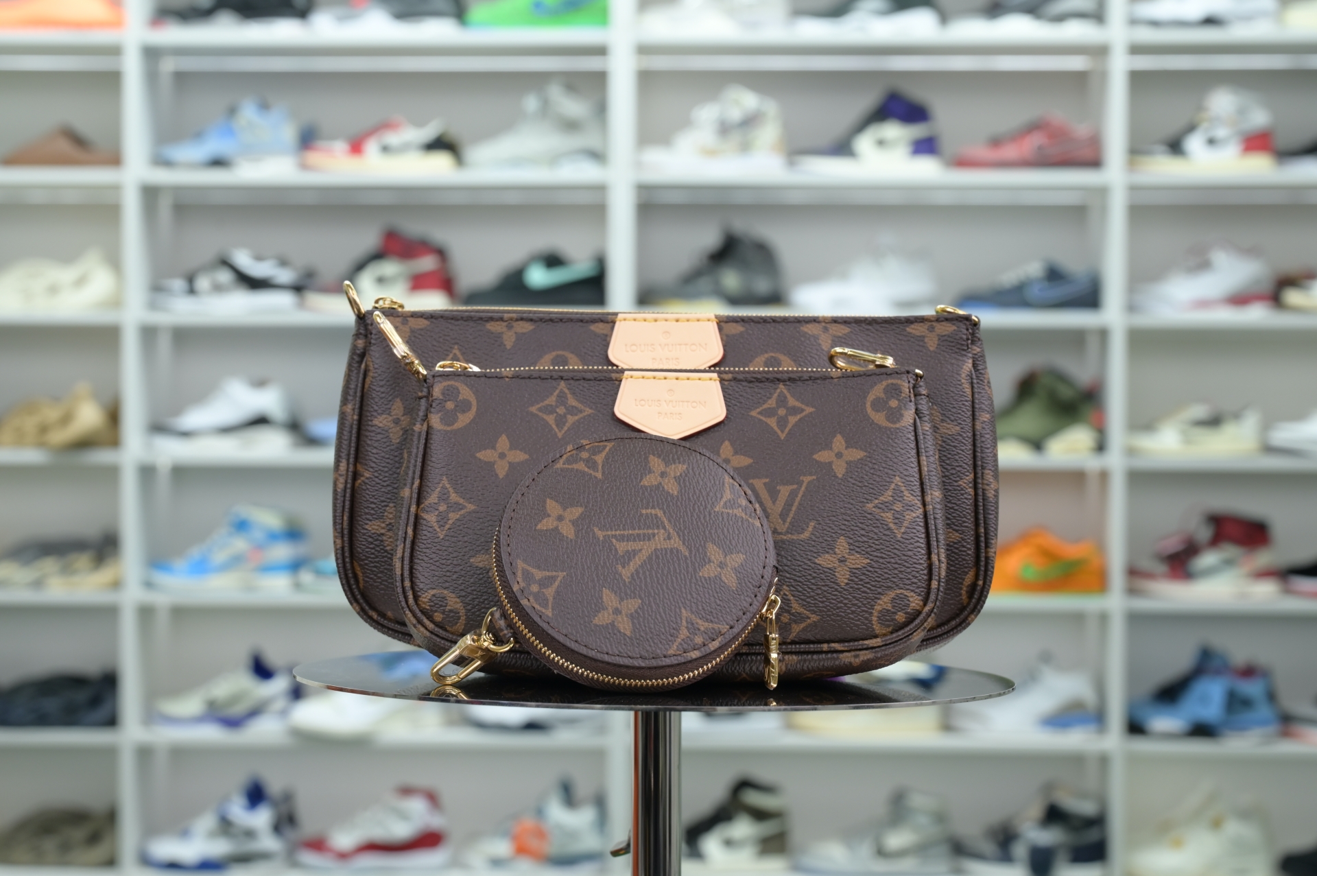 LOUIS VUITTON - finekick.vip