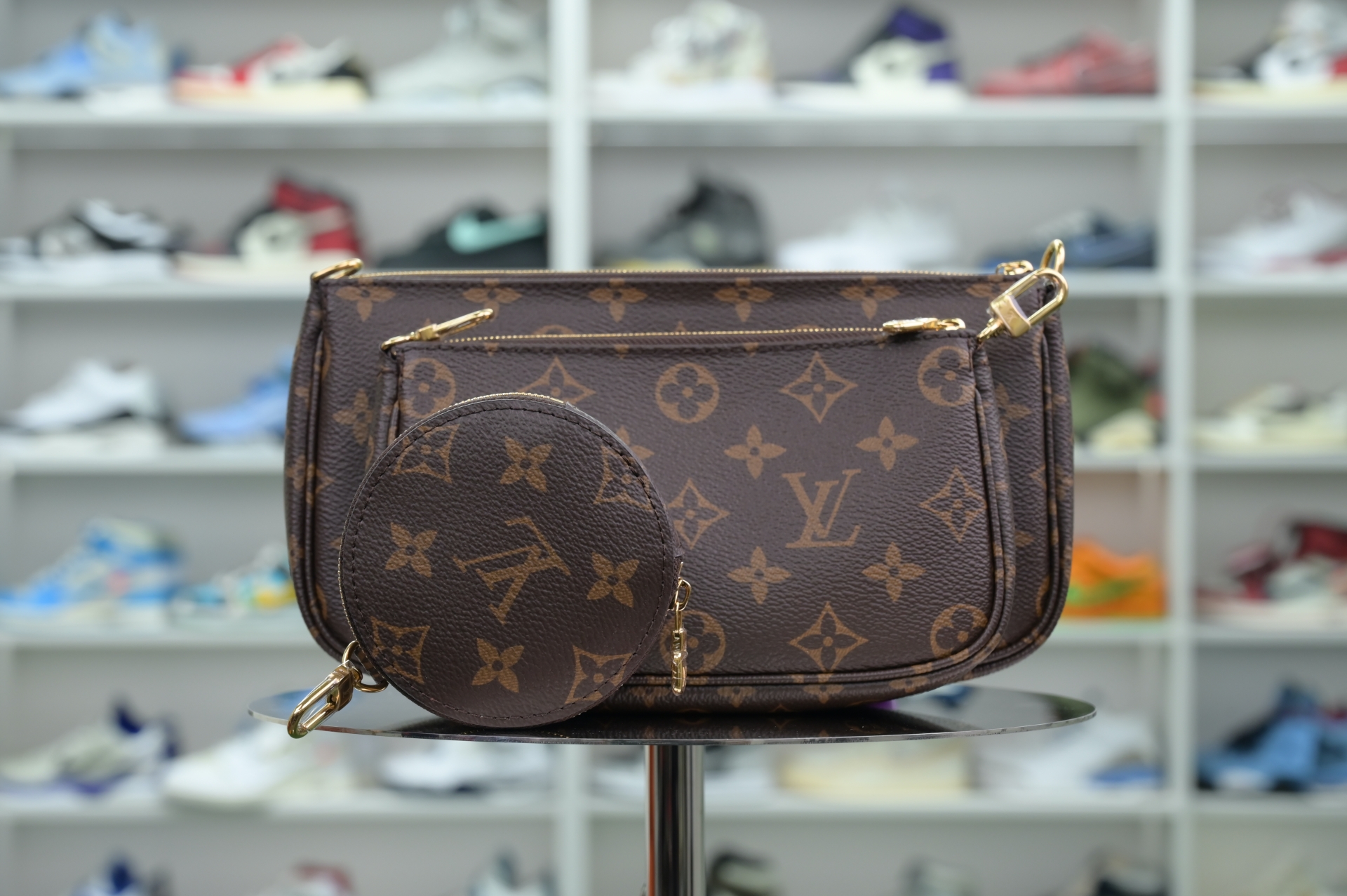 LOUIS VUITTON - finekick.vip