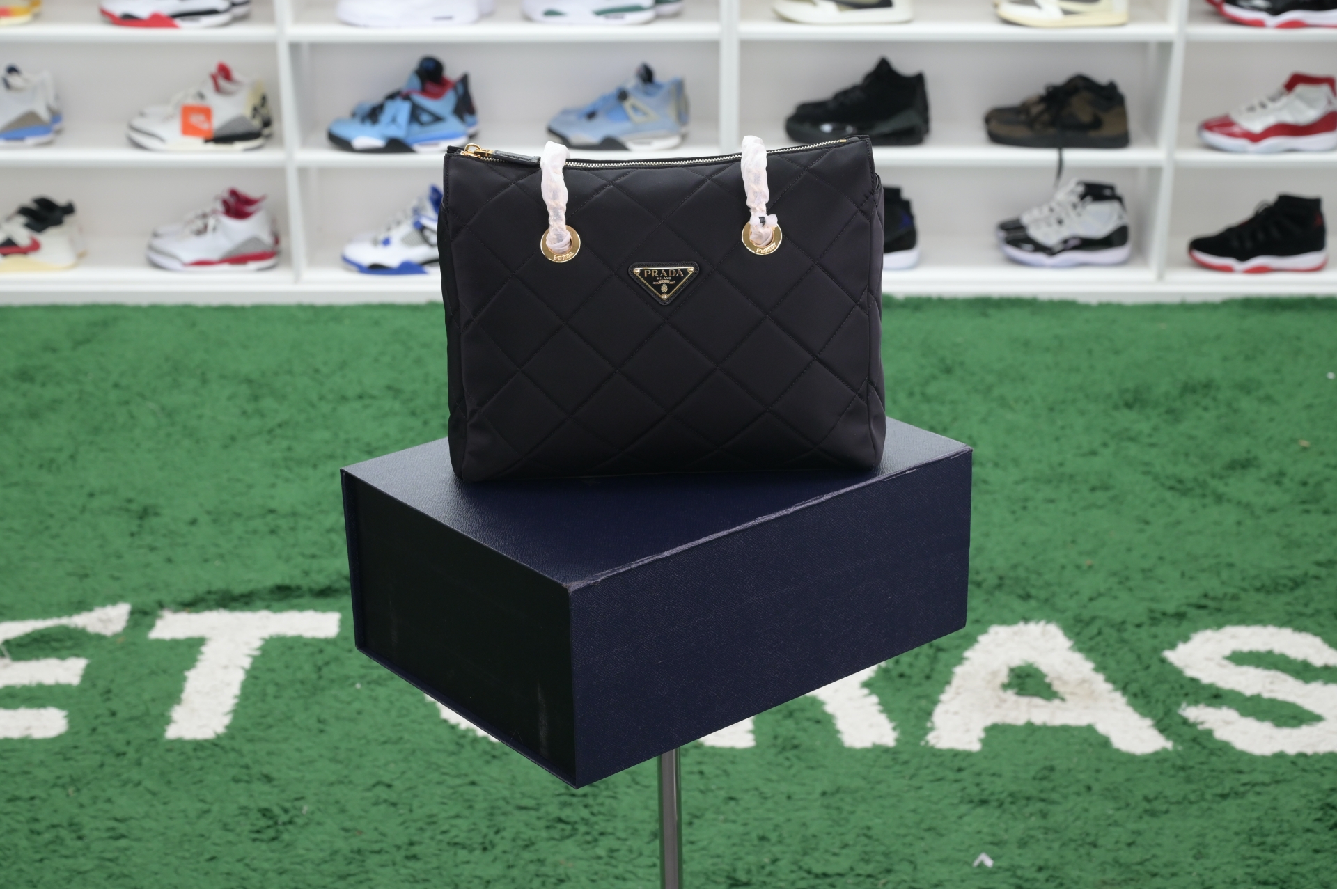 PRADA - finekick.vip
