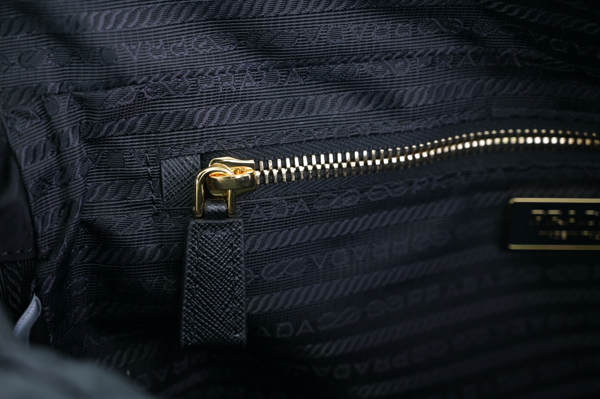 PRADA - finekick.vip