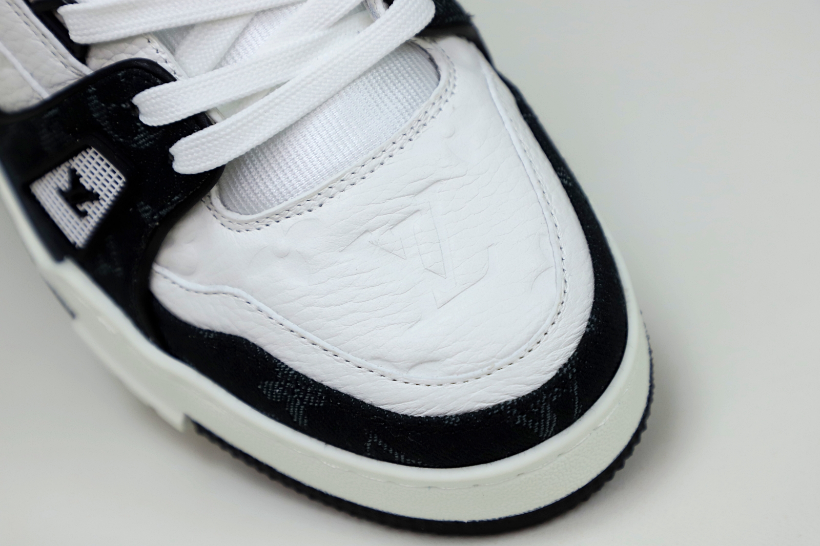 L/V  Trainer - finekick.vip