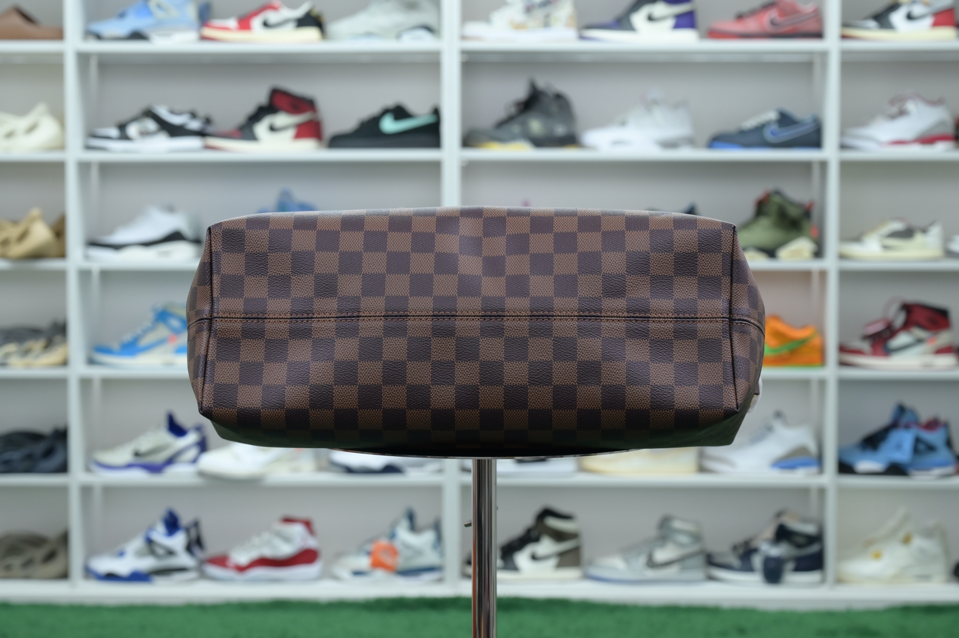 LOUIS VUITTON - finekick.vip